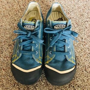 Women’s Keen sneakers size 39 (9)